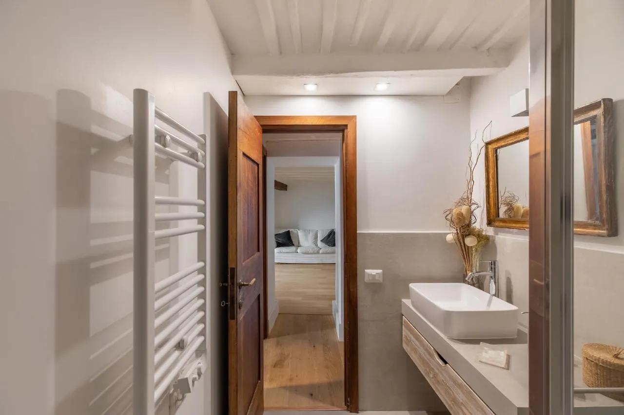 Iflat Elegant Apartment In Historical Building Rome Italy