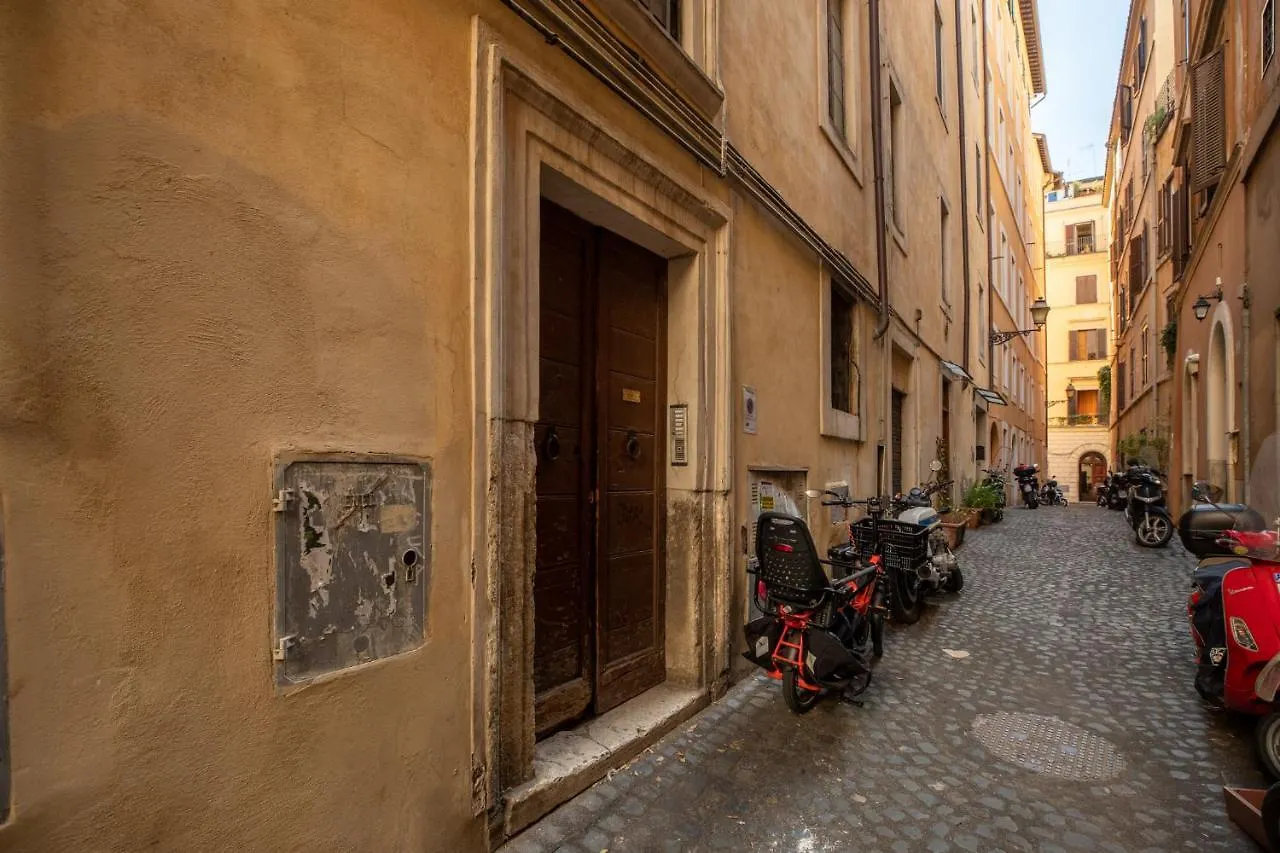 Iflat Elegant Apartment In Historical Building Rome Italy